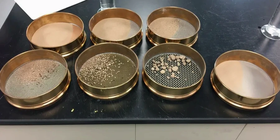 Korngrößenanalyse nach DIN EN ISO 17892-4 in Erfurt
